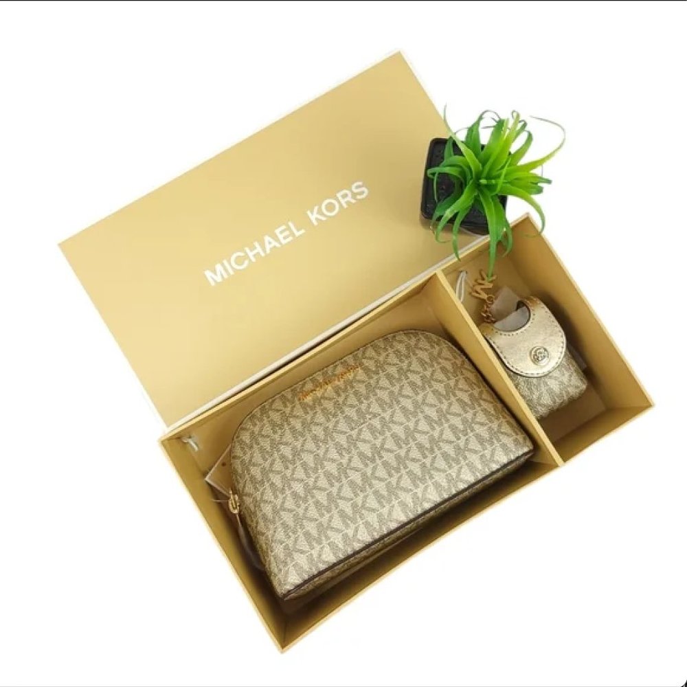 Michael Kors Jet Set Cosmetic Pouch Set (Gold)